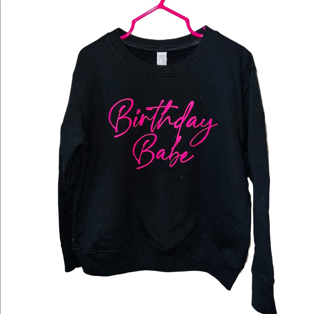Girls 5/6 “Birthday Babe” crew neck 🥳